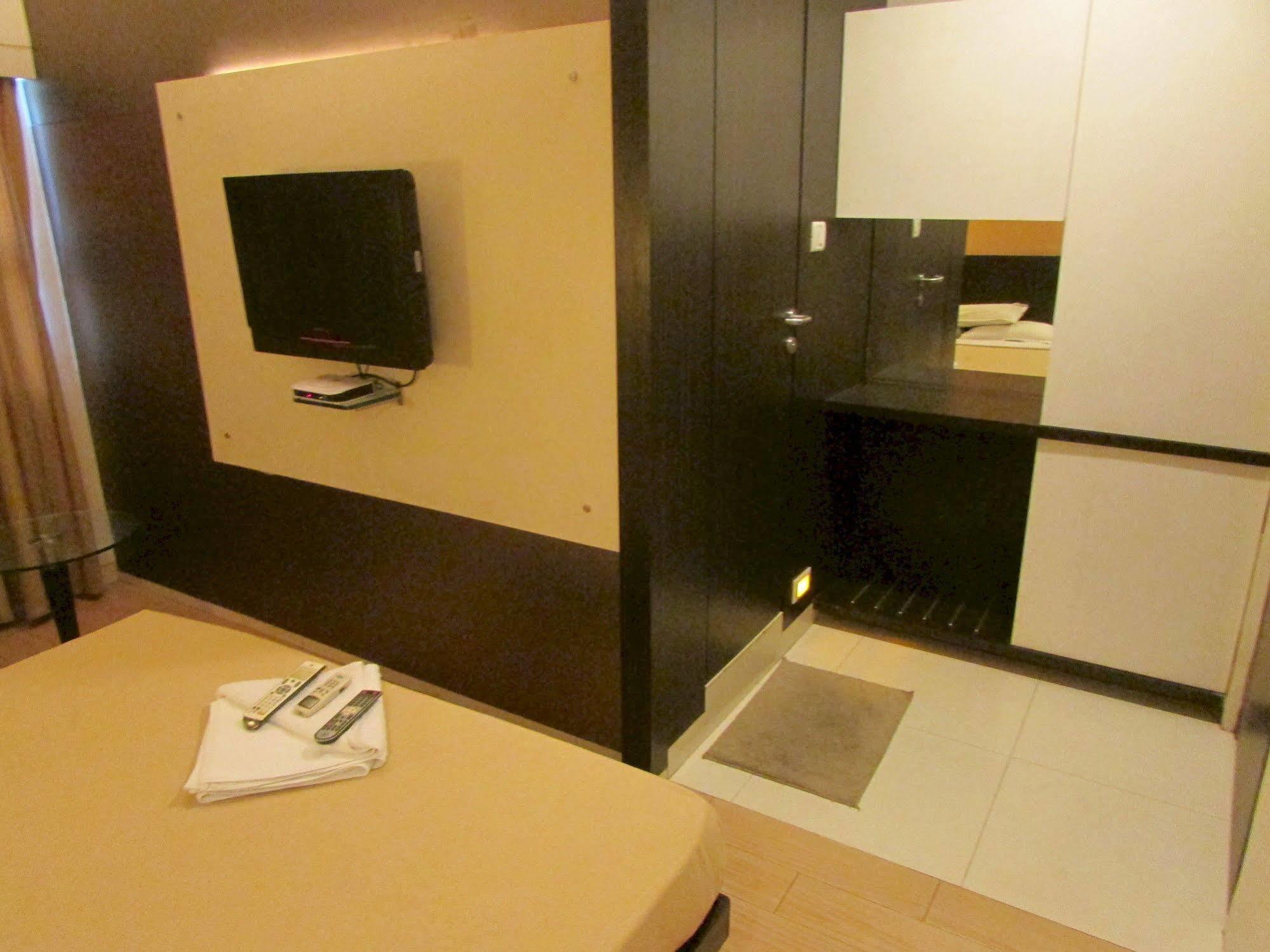 โรงแรมเมอรยา เรซิเดนซี ธาเน ภายนอก รูปภาพ